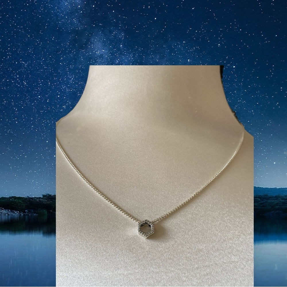 Beautiful PANDORA Sterling Silver 925 Pendant/Chain Necklace